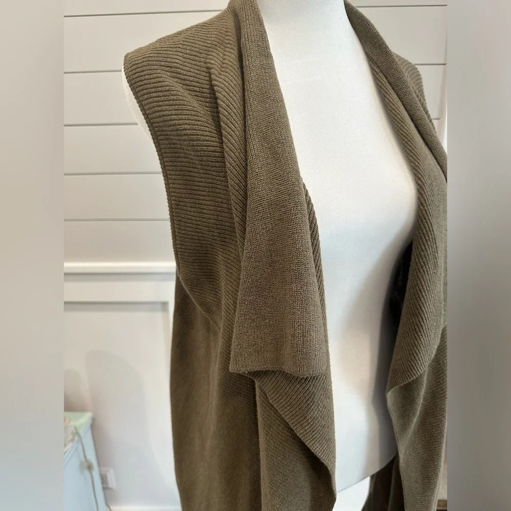 Loft Outlet Cotton Vest Sweater Medium Olive‎